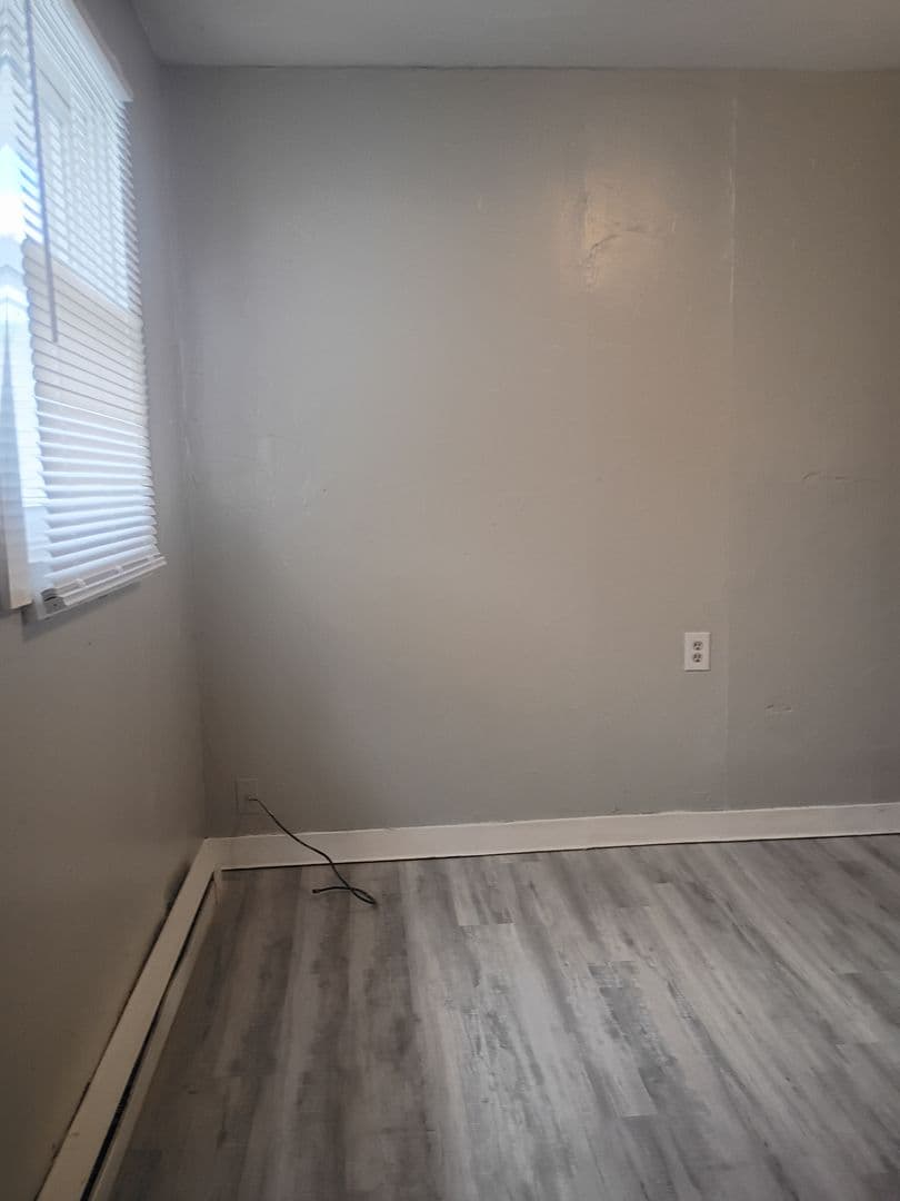 Muncie Apartment: 502 & 502 1/2 S Mound St