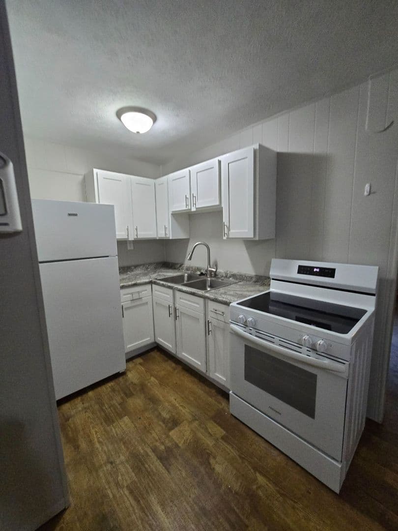 Muncie Apartment: 1010 W Bethel Ave