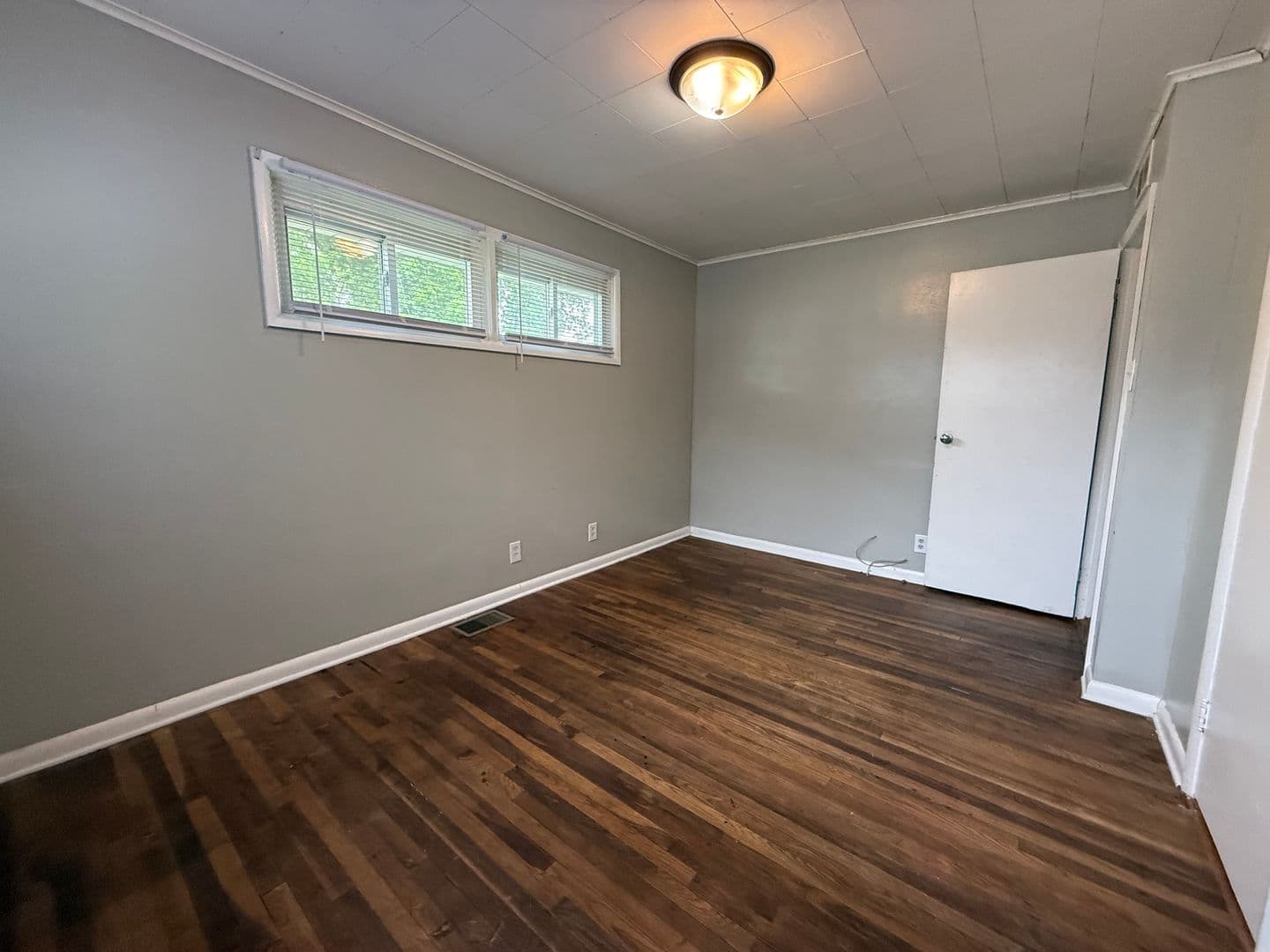 Muncie House: 3511 S Ebright St