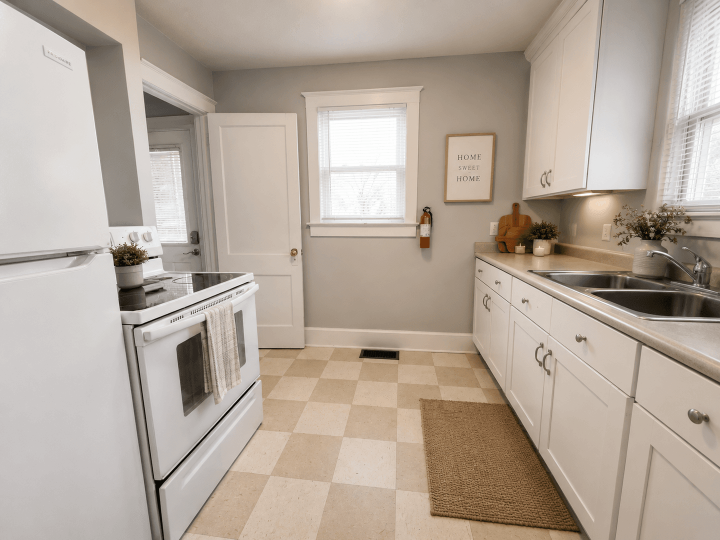Muncie House: 616 W University Ave