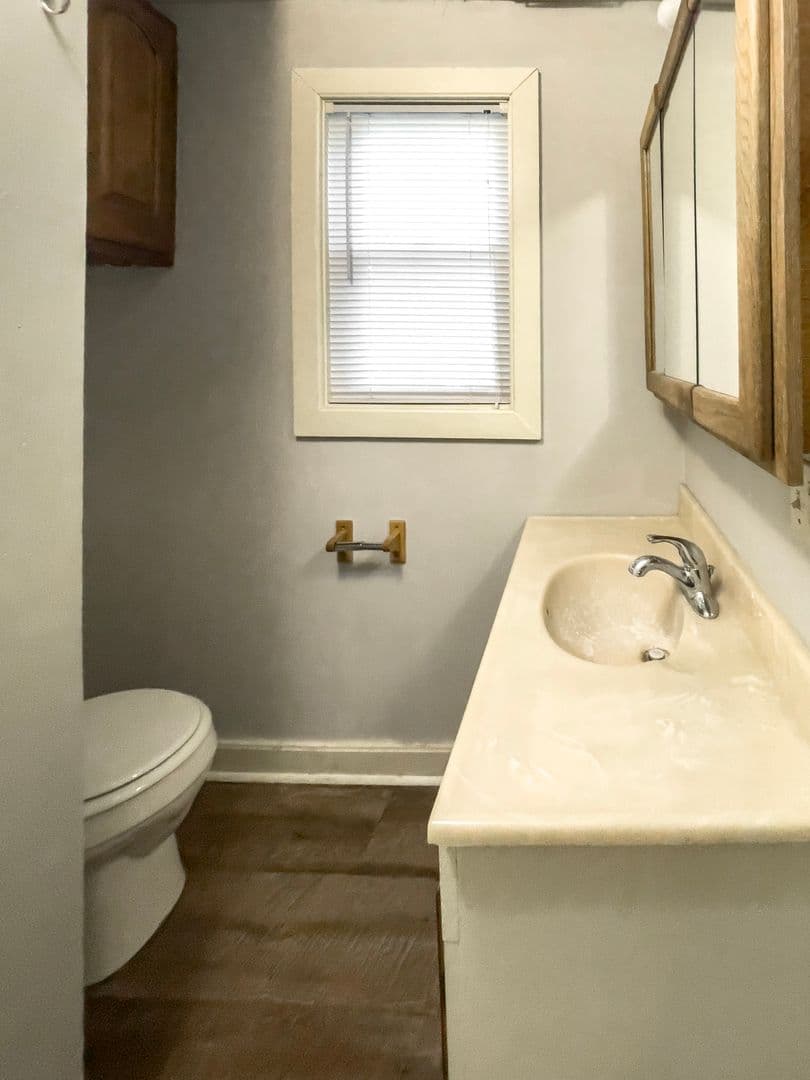 Muncie Apartment: 815 W University Ave