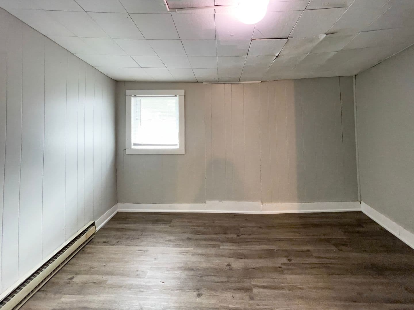 Muncie Apartment: 216 N McKinley Ave.