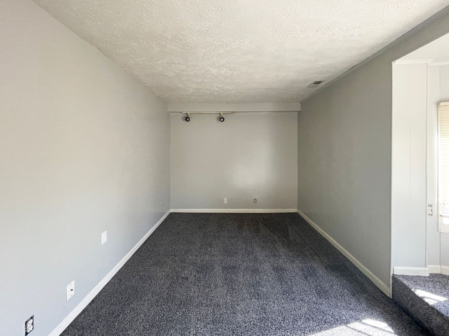Muncie Apartment: 9012 W Jackson St