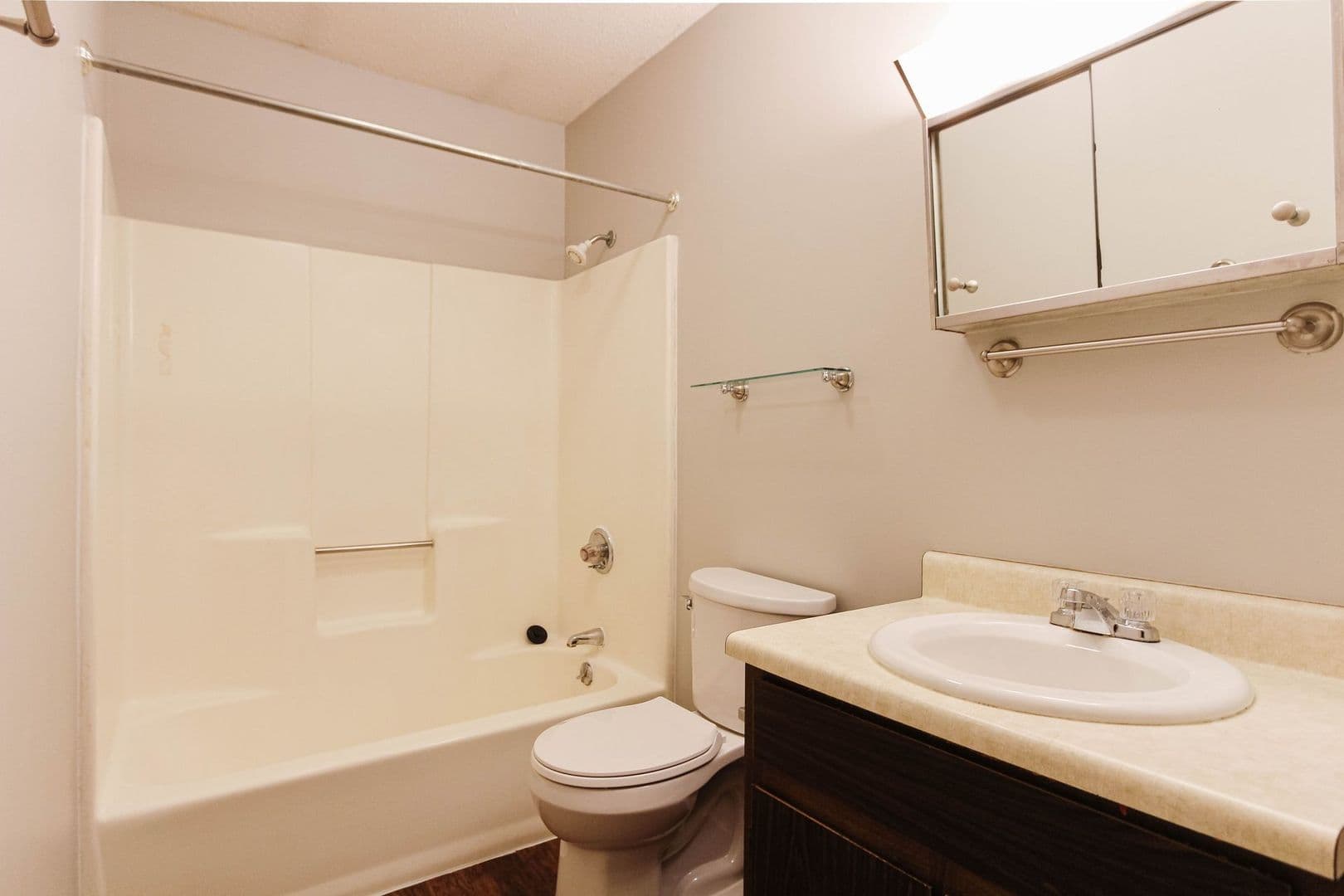 Muncie Apartment: 1408 W White River Blvd