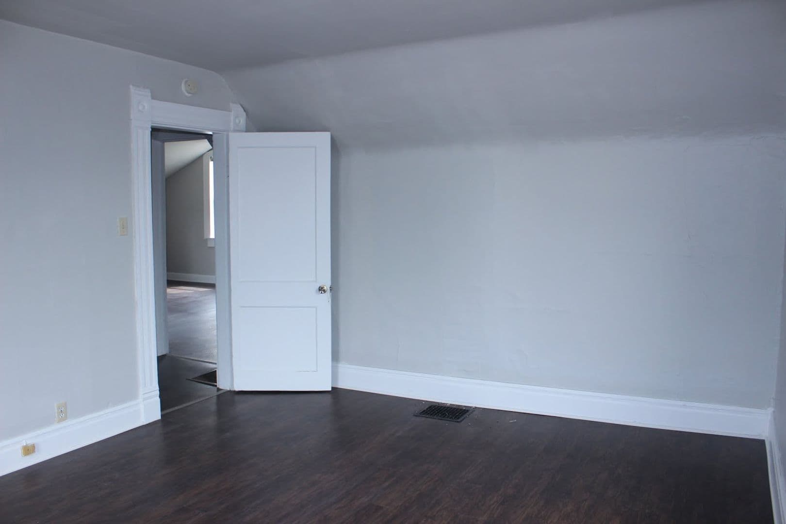 Muncie Apartment: 1507 1/2 W. Jackson St.
