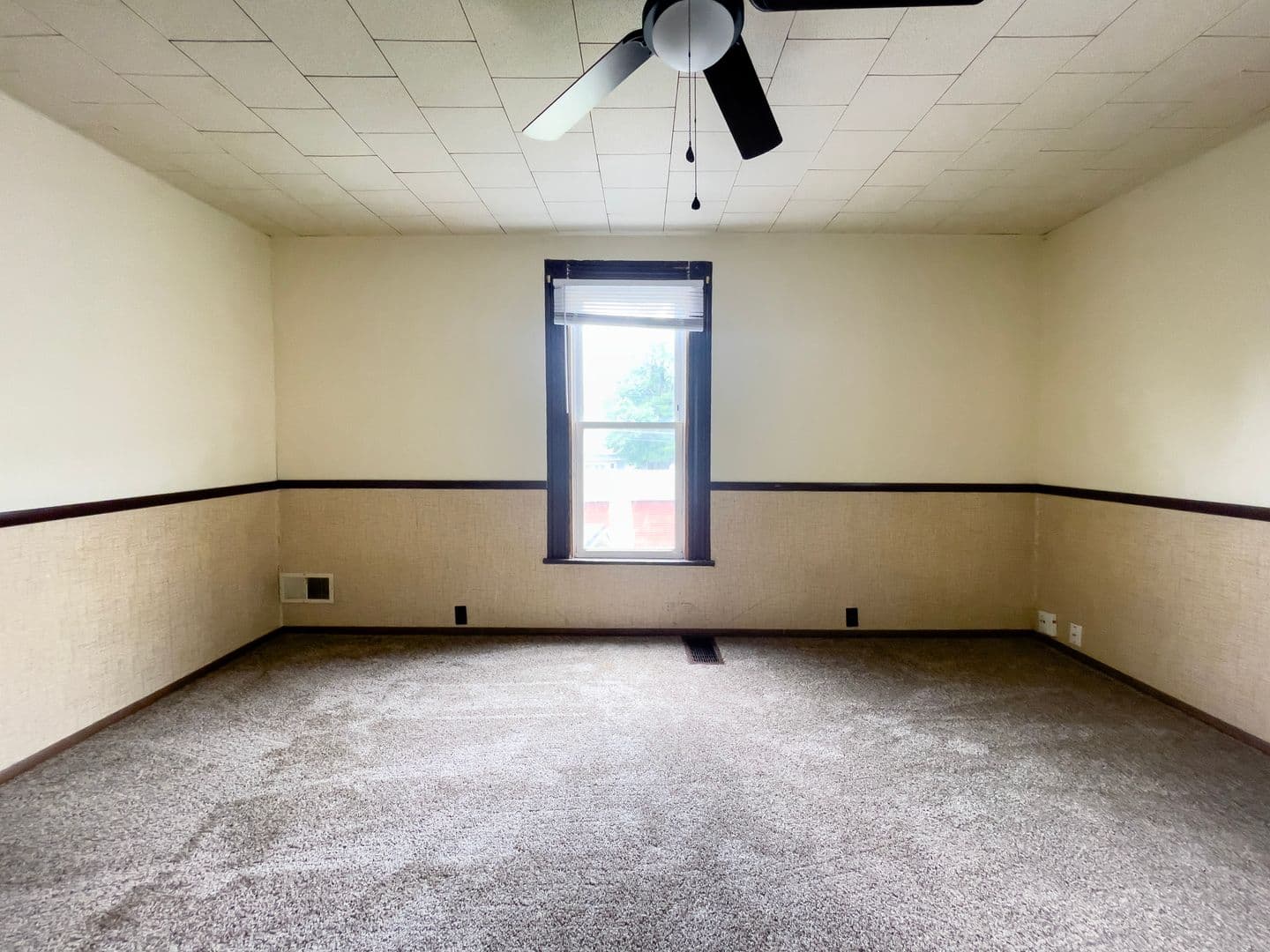 Muncie Apartment: 826 W Ashland Ave
