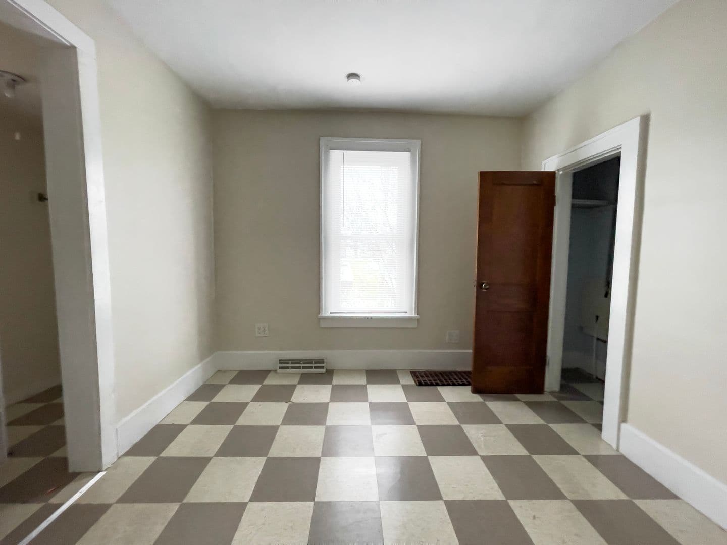 Muncie House: 215 S. Talley Ave