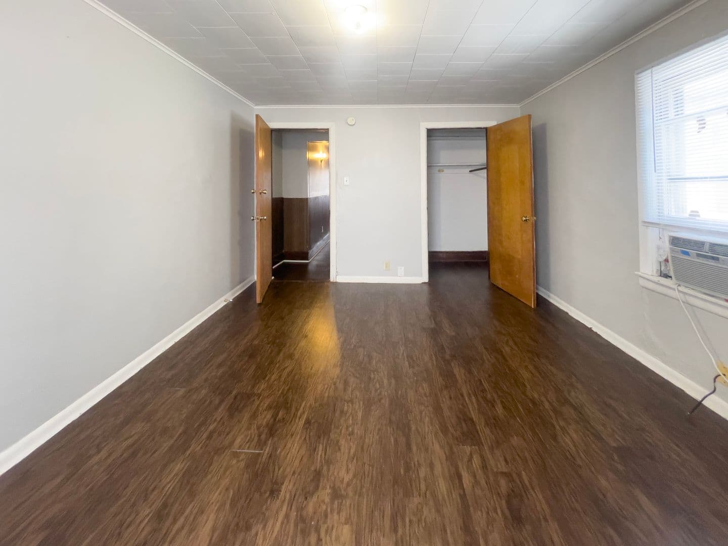 Muncie Apartment: 824 W University Ave.