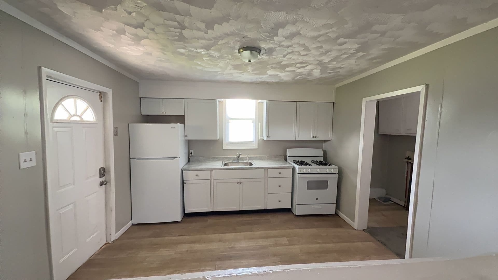 Muncie Apartment: 1521 E Kirby Ave