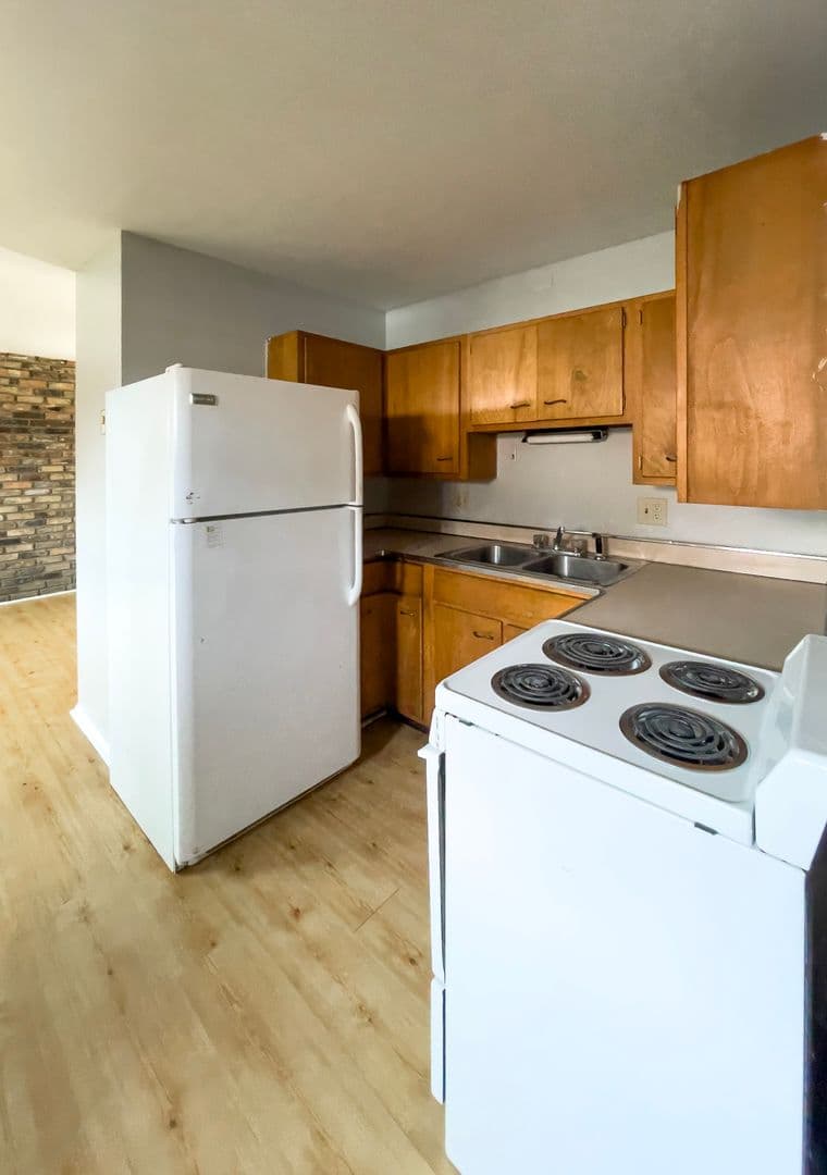 Muncie Apartment: 402 N Calvert St.