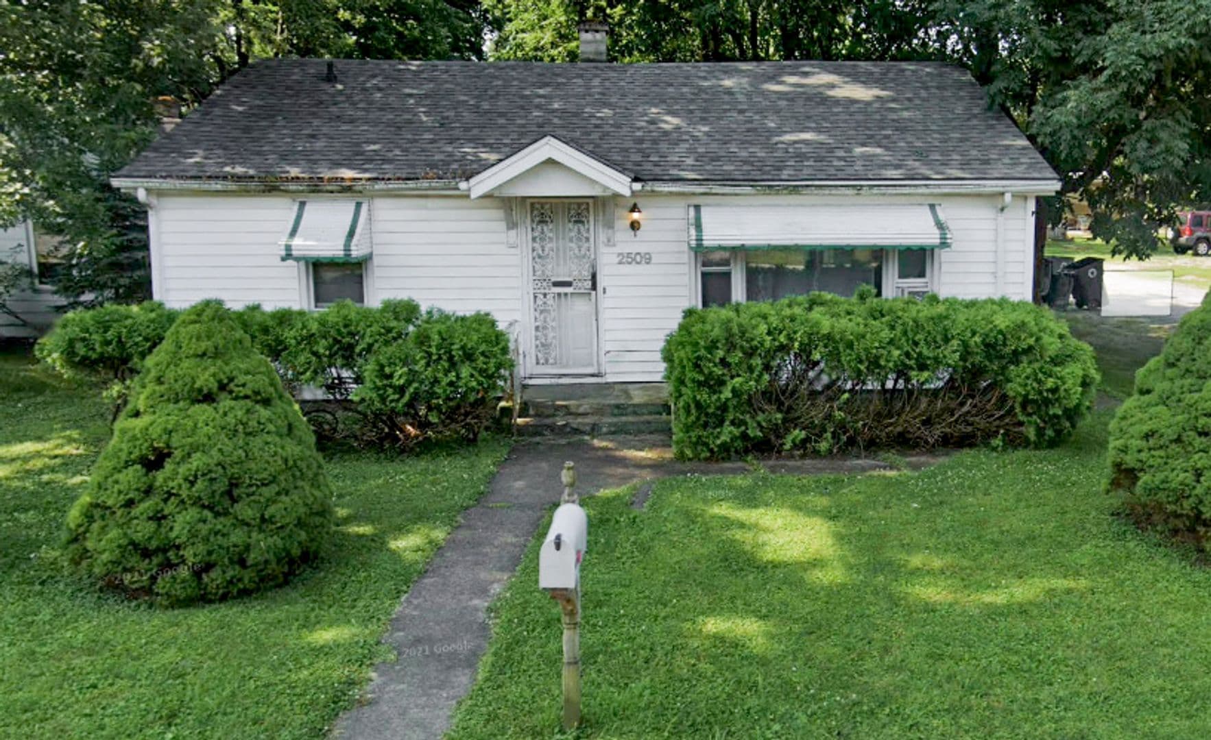 Muncie House: 2509 E 16th St