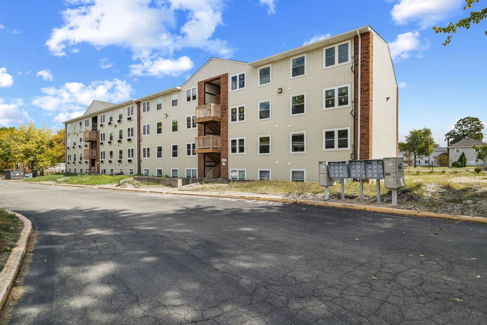 Muncie Apartment: 1200 W Bethel Ave.