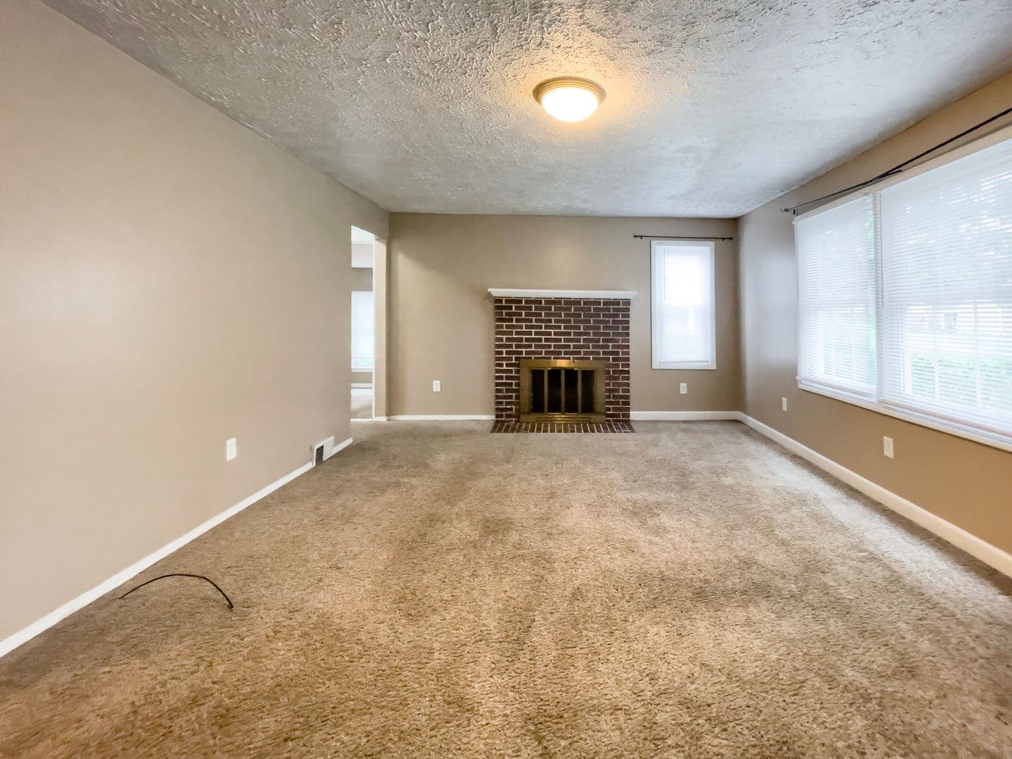 Muncie House: 1512 N Woodridge Ave