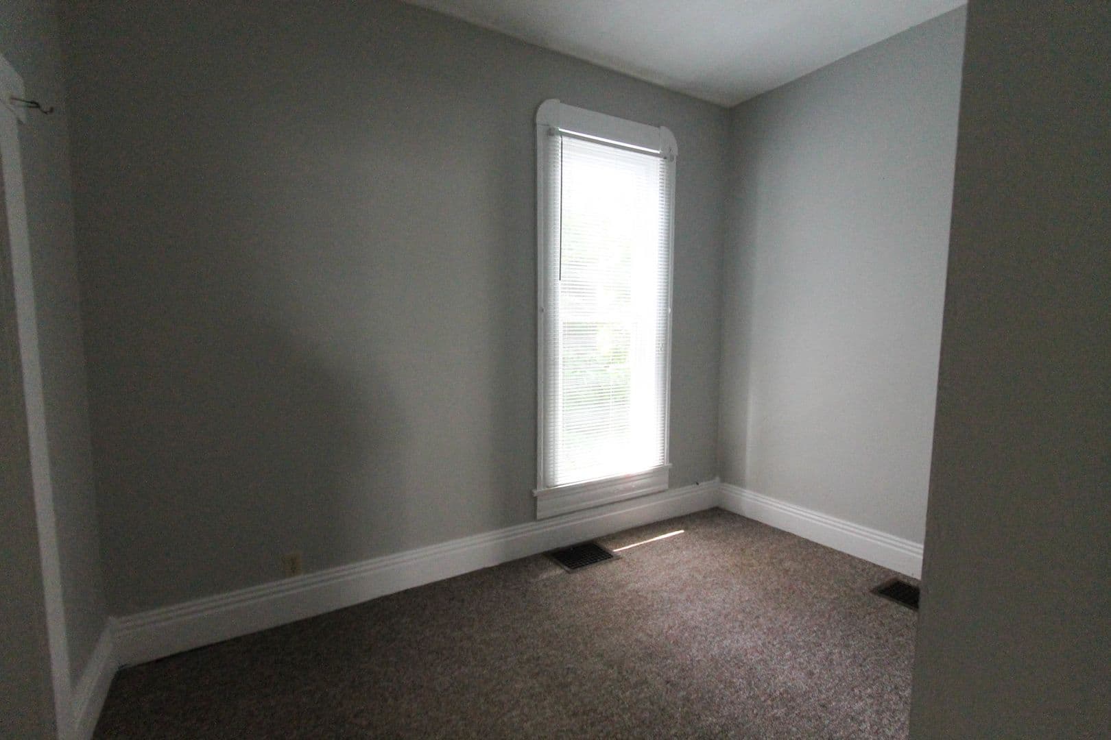 Muncie Apartment: 830 W North St.
