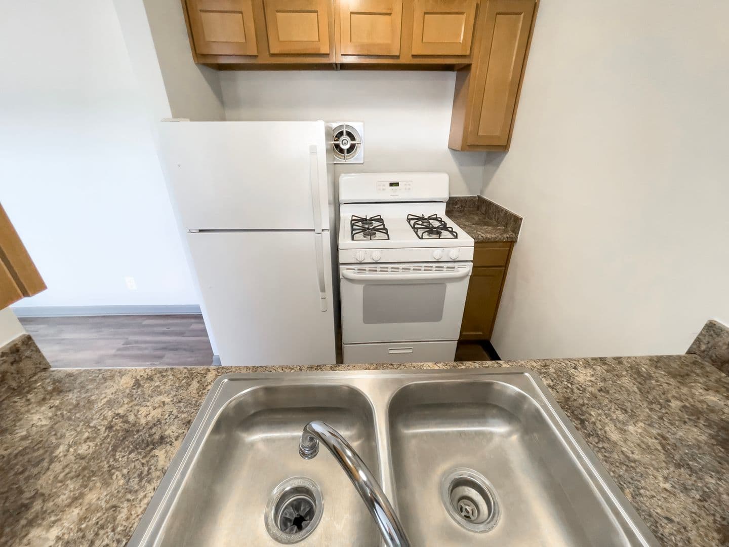 Muncie Apartment: 808 W Riverside Ave