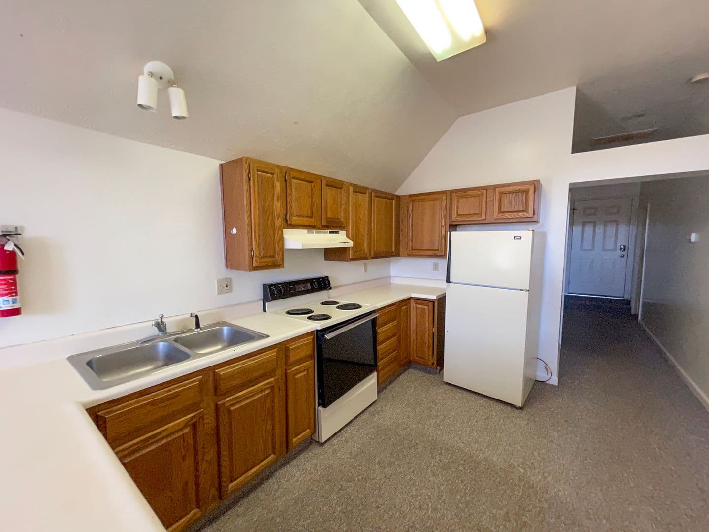 Muncie Apartment: 9012 W Jackson St
