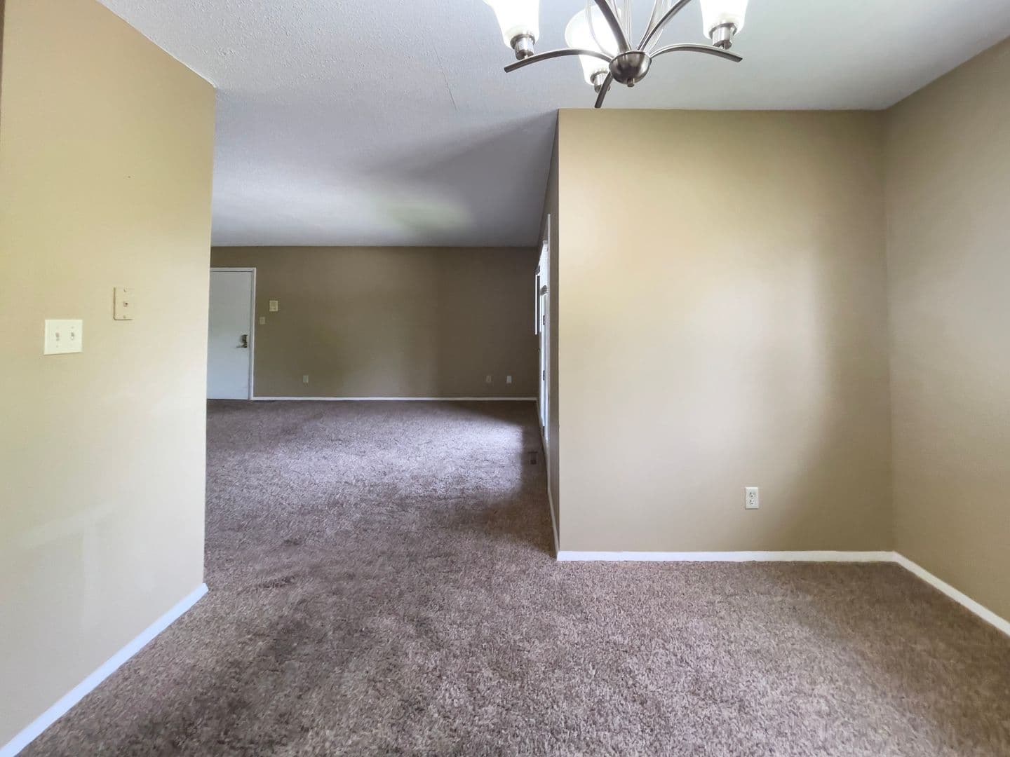 Muncie Apartment: 920 N. Linden St. Apt 13
