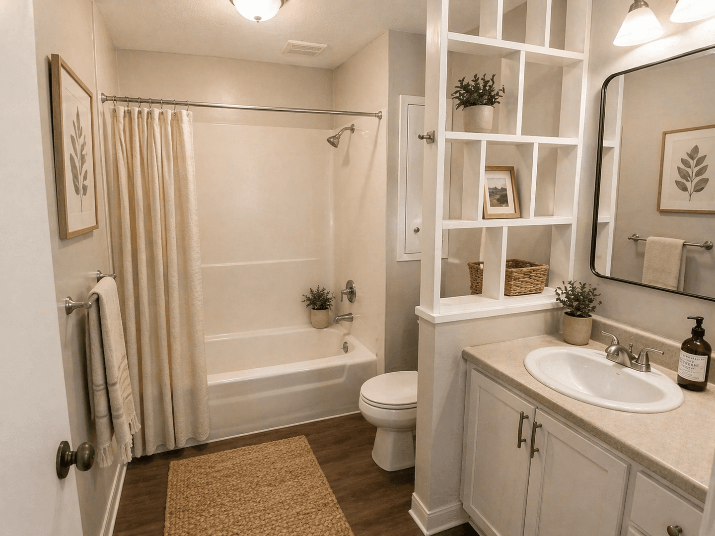 Muncie Apartment: 106 N McKinley Ave.