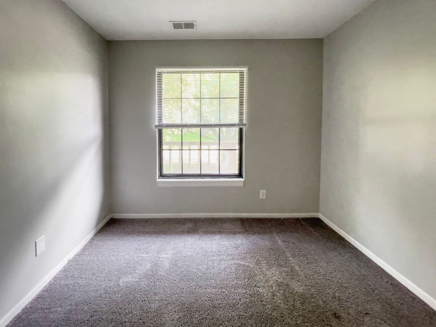 Muncie Apartment: 1001 W Wayne Street #208