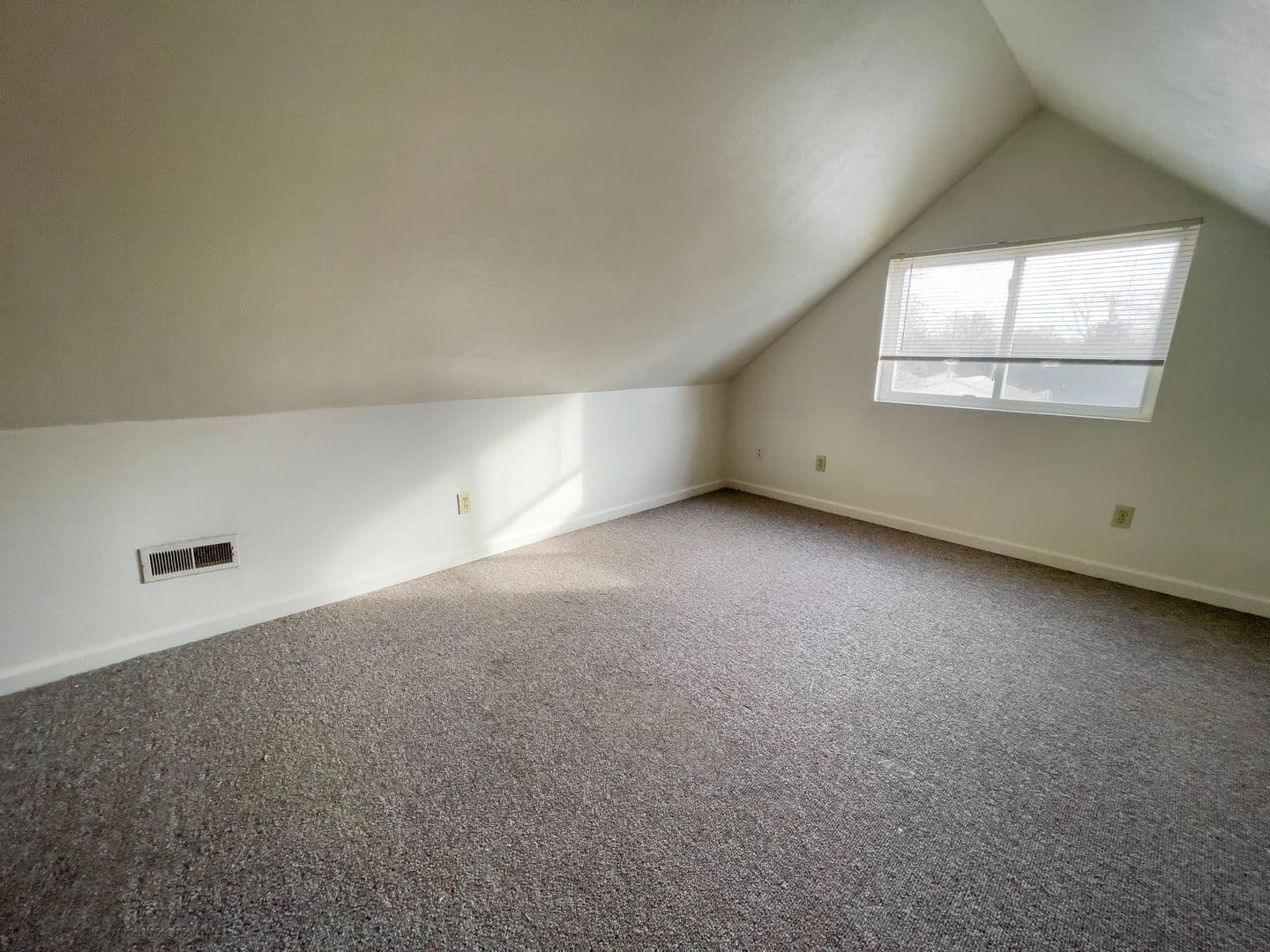 Muncie Apartment: 9011 W Jackson St