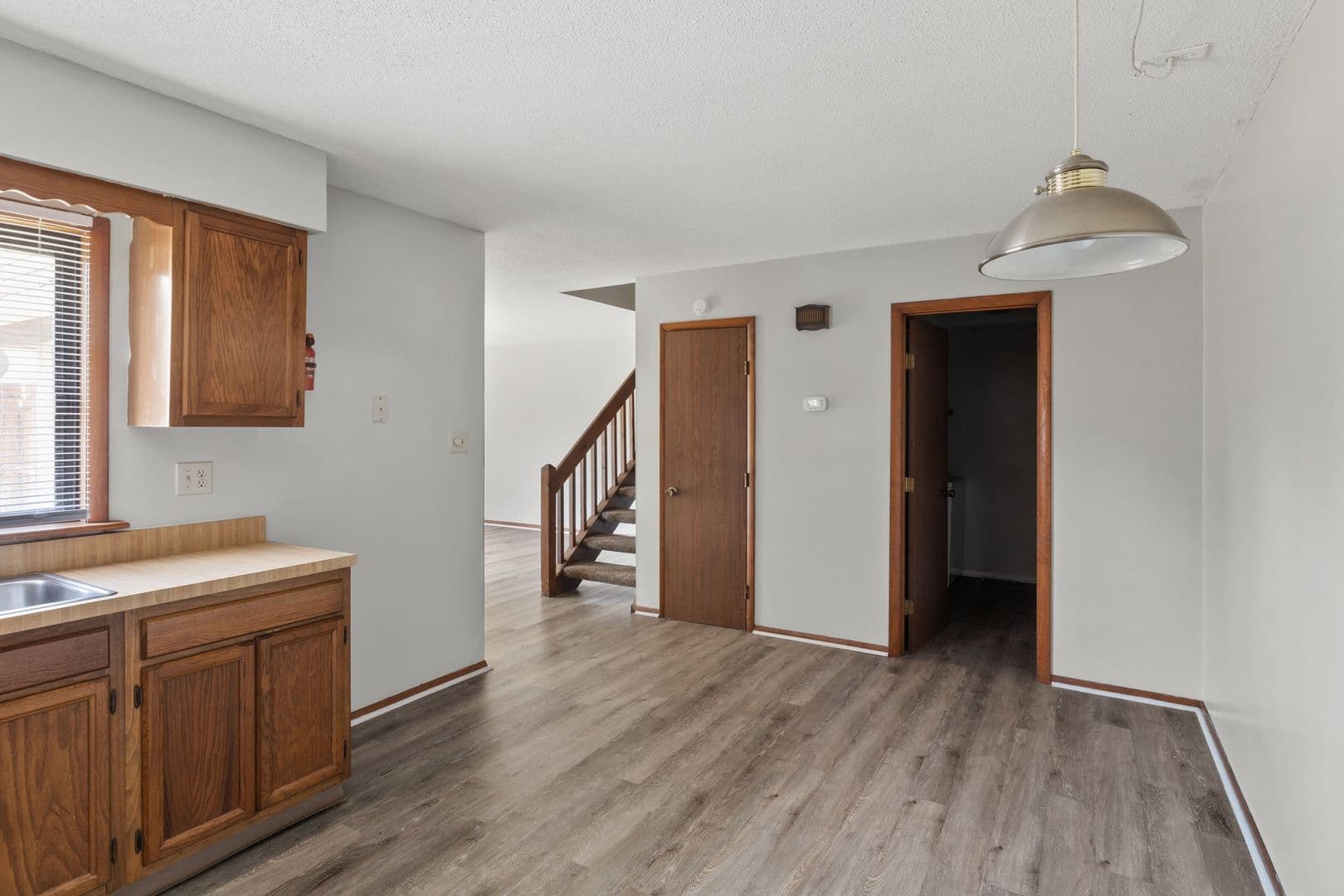 Muncie Apartment: 3909 N Franklin St