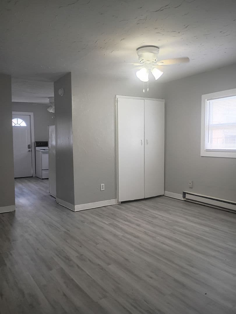 Muncie Apartment: 502 & 502 1/2 S Mound St