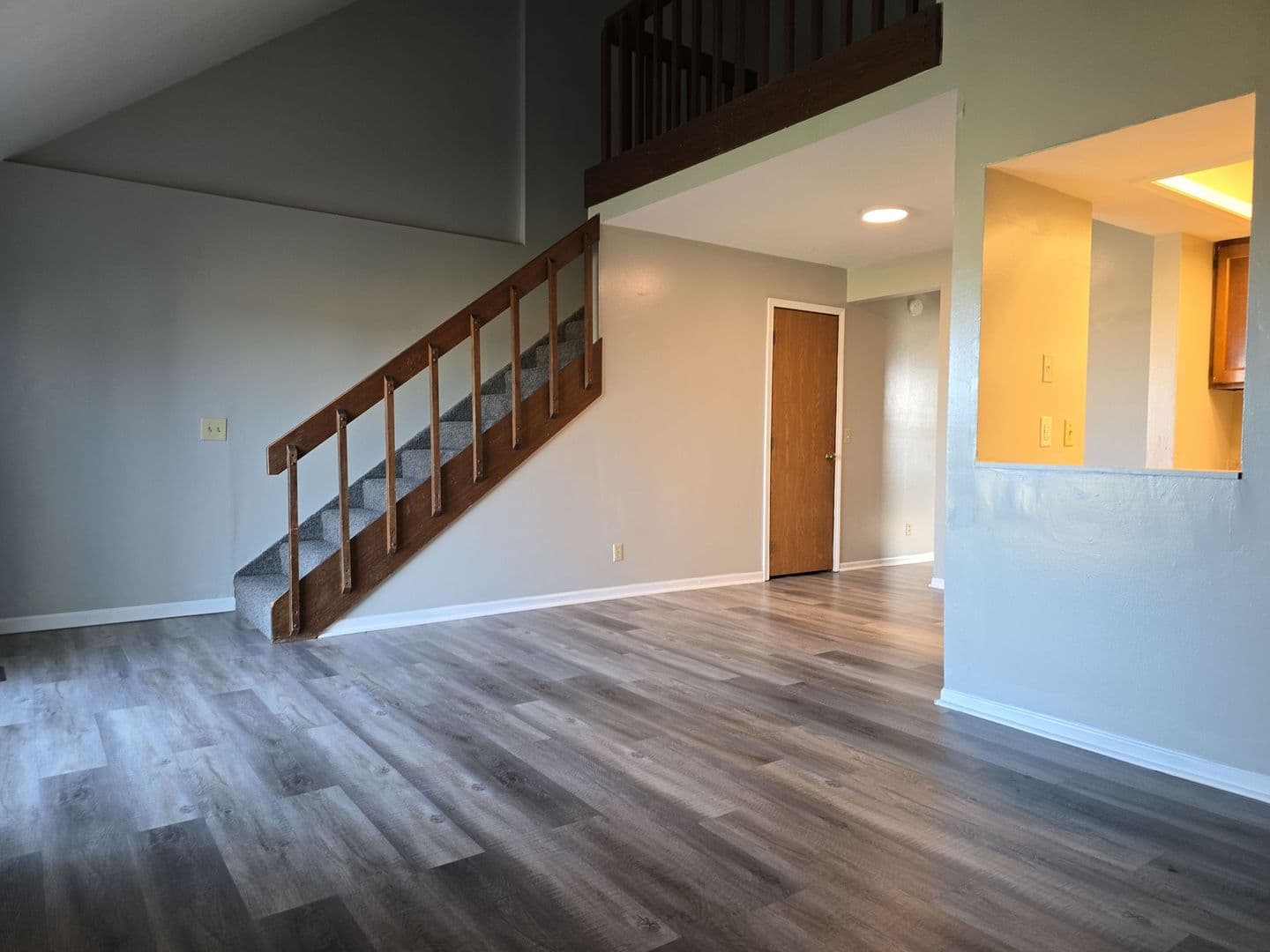 Woodburn Apartment: 22156 Maple Court