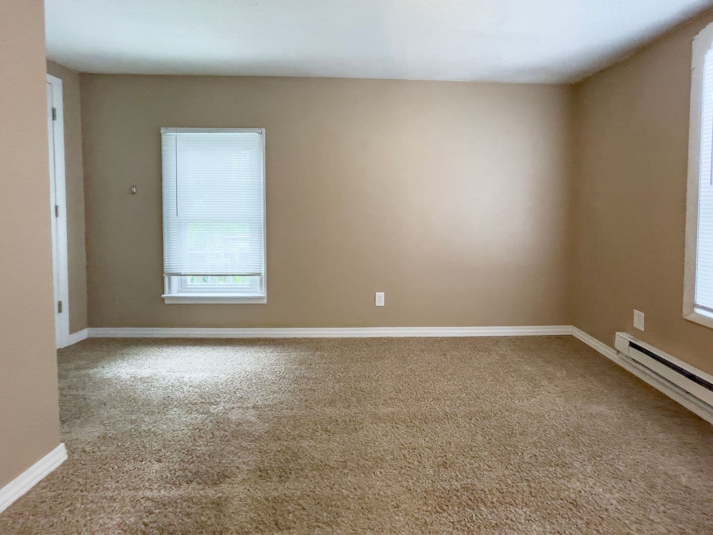Muncie House: 1512 N Woodridge Ave