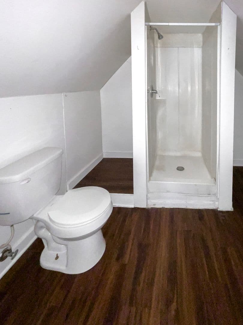 Muncie Apartment: 815 W University Ave