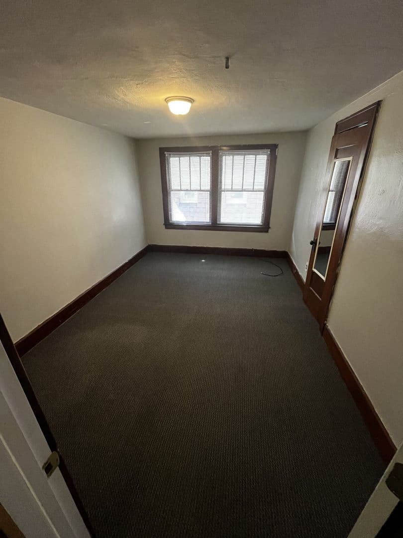 Muncie House: 108 N McKinley Ave