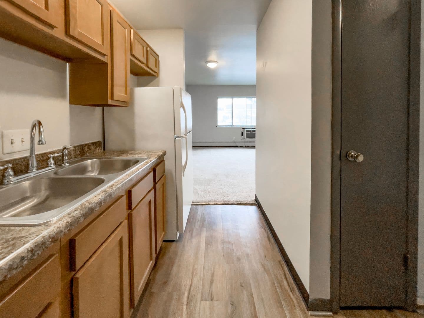 Muncie Apartment: 2000 N Oakwood Ave.