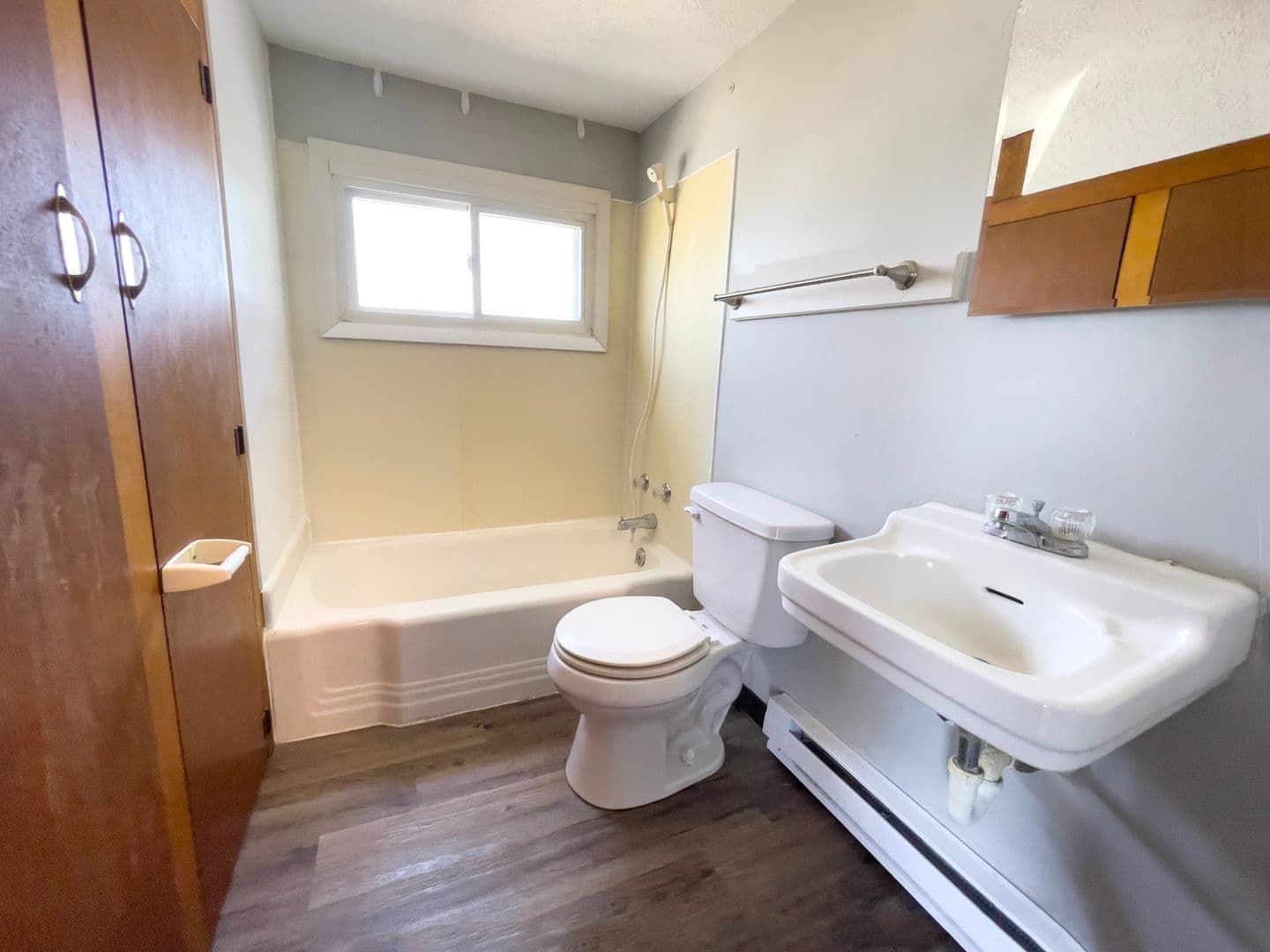 Muncie Apartment: 1924 W Jackson St