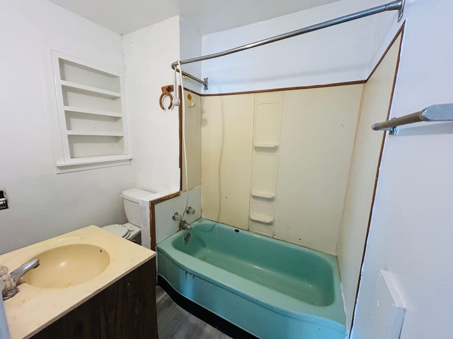Muncie Apartment: 202 & 204 E Maple Ave