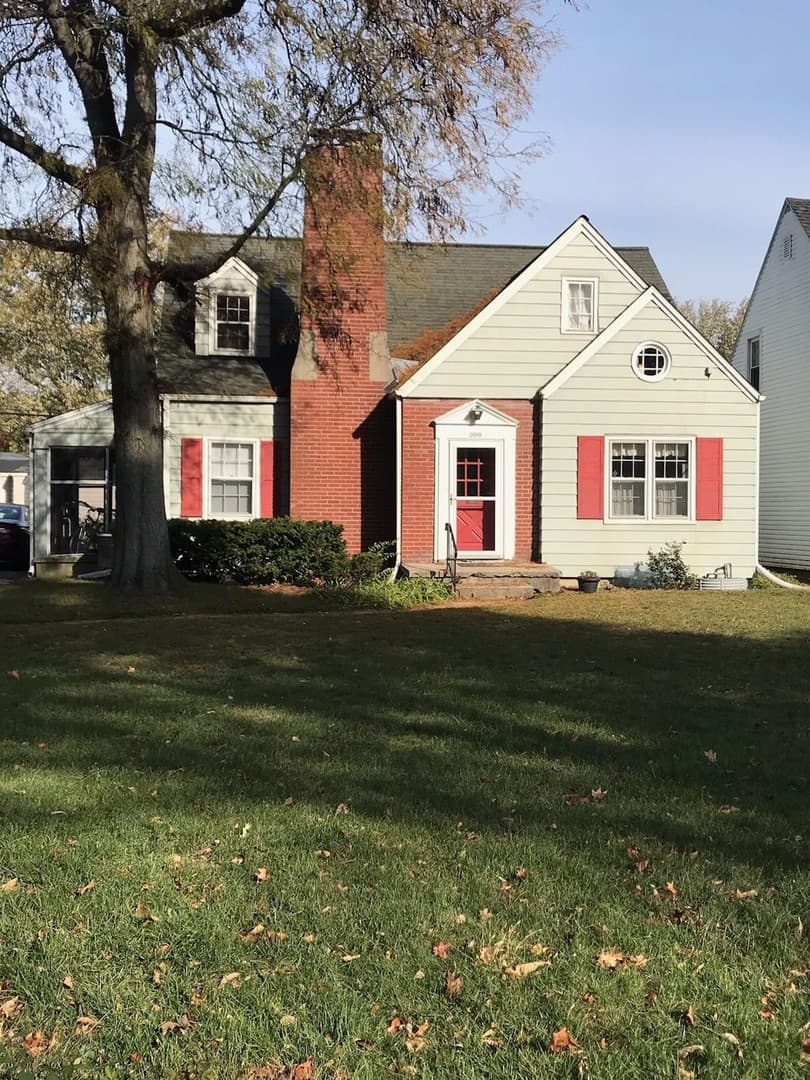 Muncie House: 2010 West Petty Road