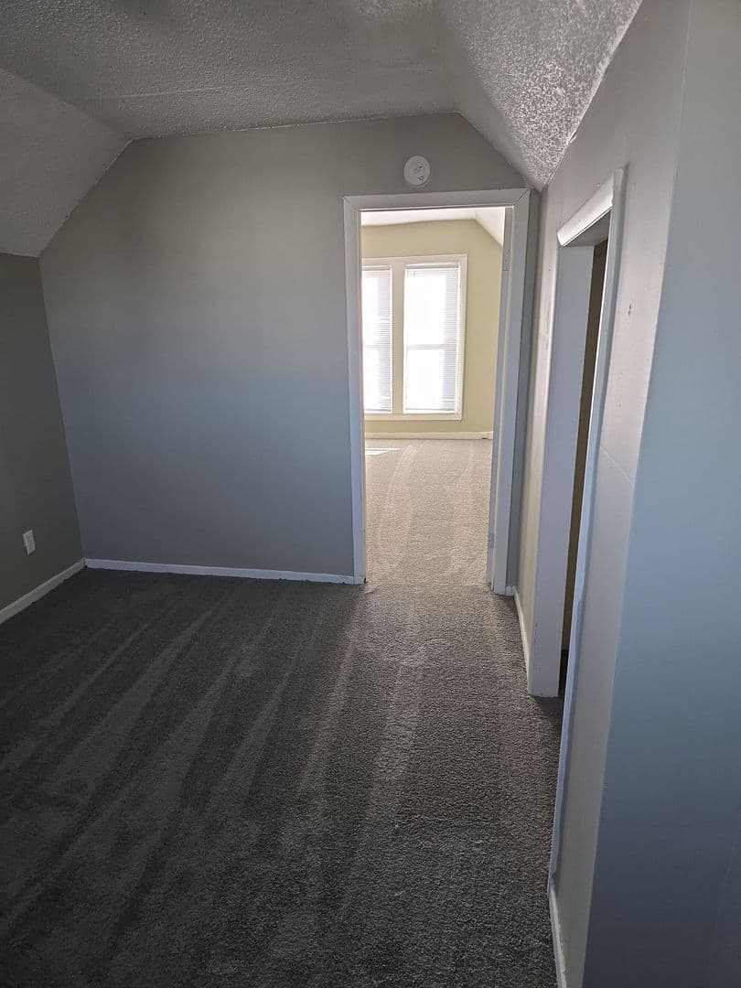 Muncie House: 320 E 9th St.
