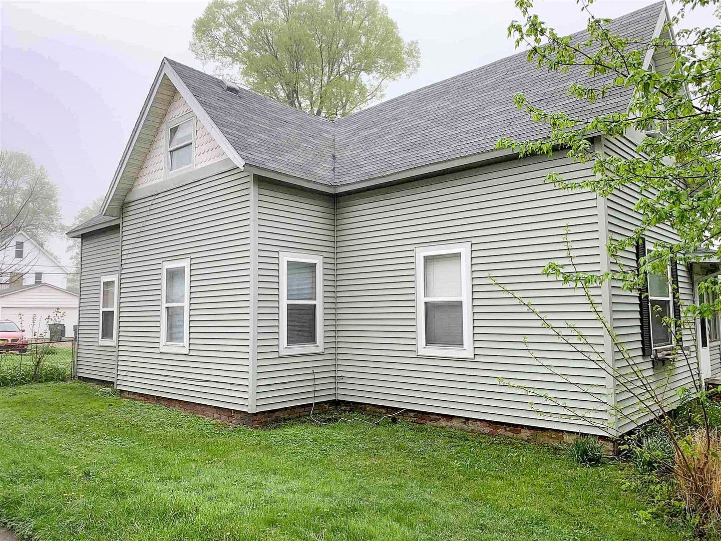Muncie House: 812 W University Ave