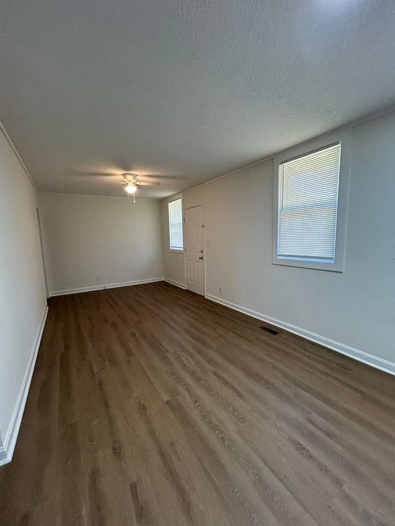Sumter House: 2480 Tindal Rd