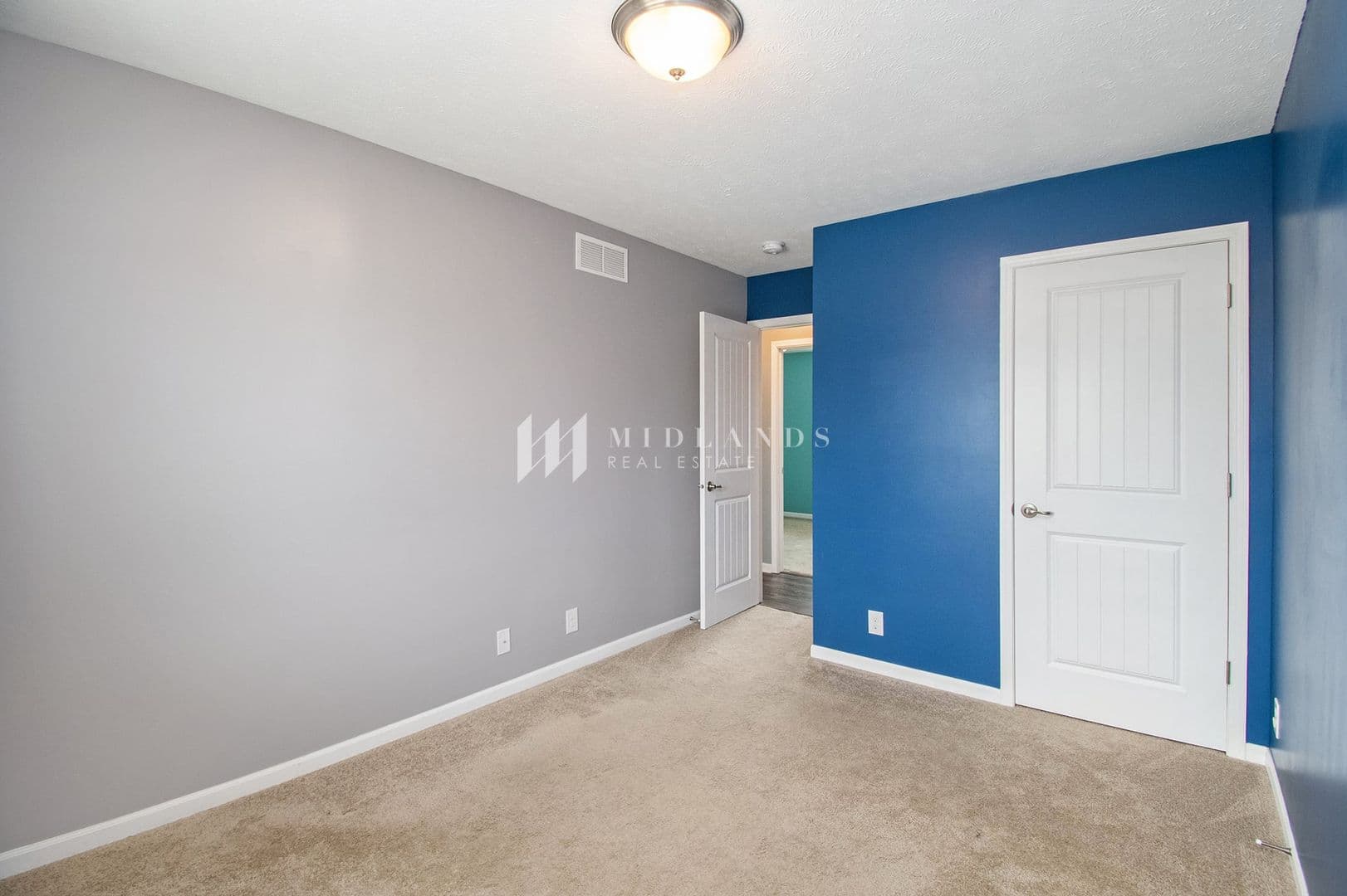 Bennington House: 14503 Craig St