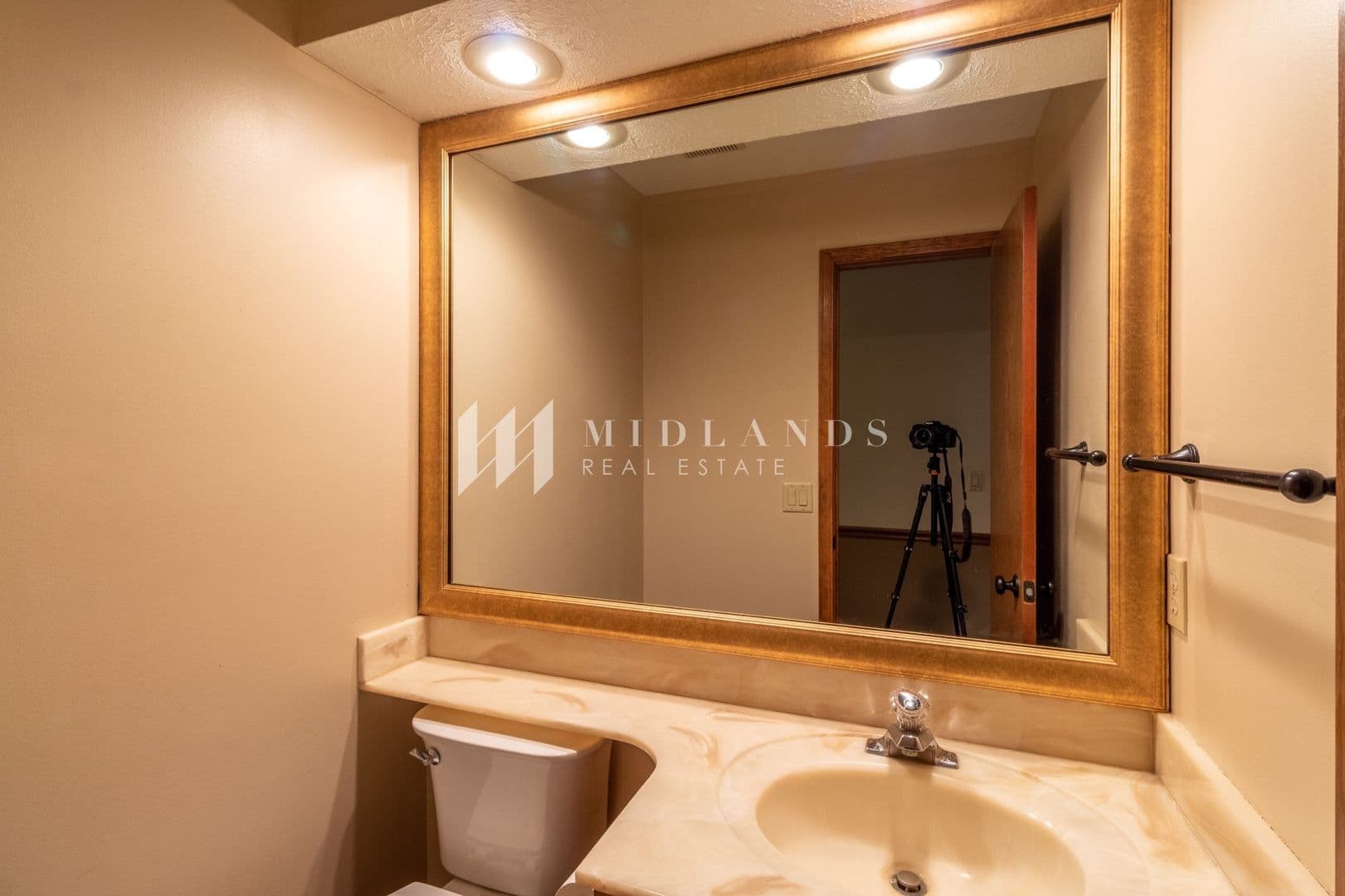 Bellevue House: 11773 Amos Gates Drive