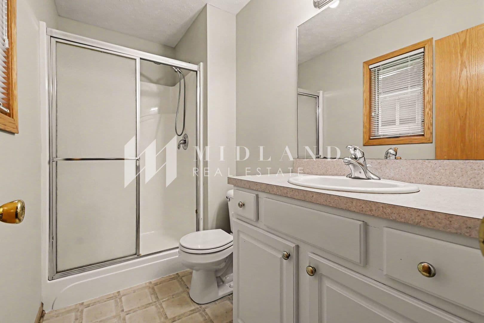 Omaha House: 15613 Timberlane Dr.