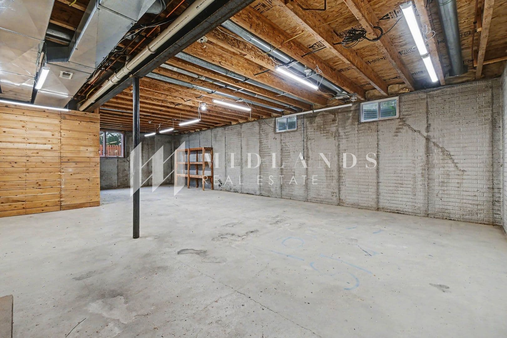 Omaha House: 15613 Timberlane Dr.