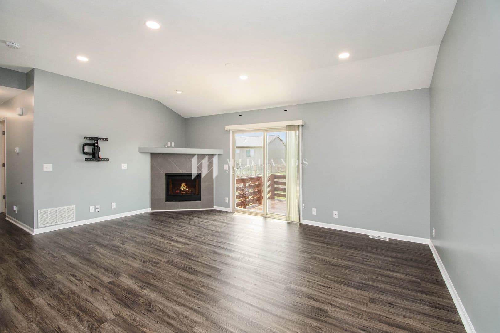 Bennington House: 14503 Craig St