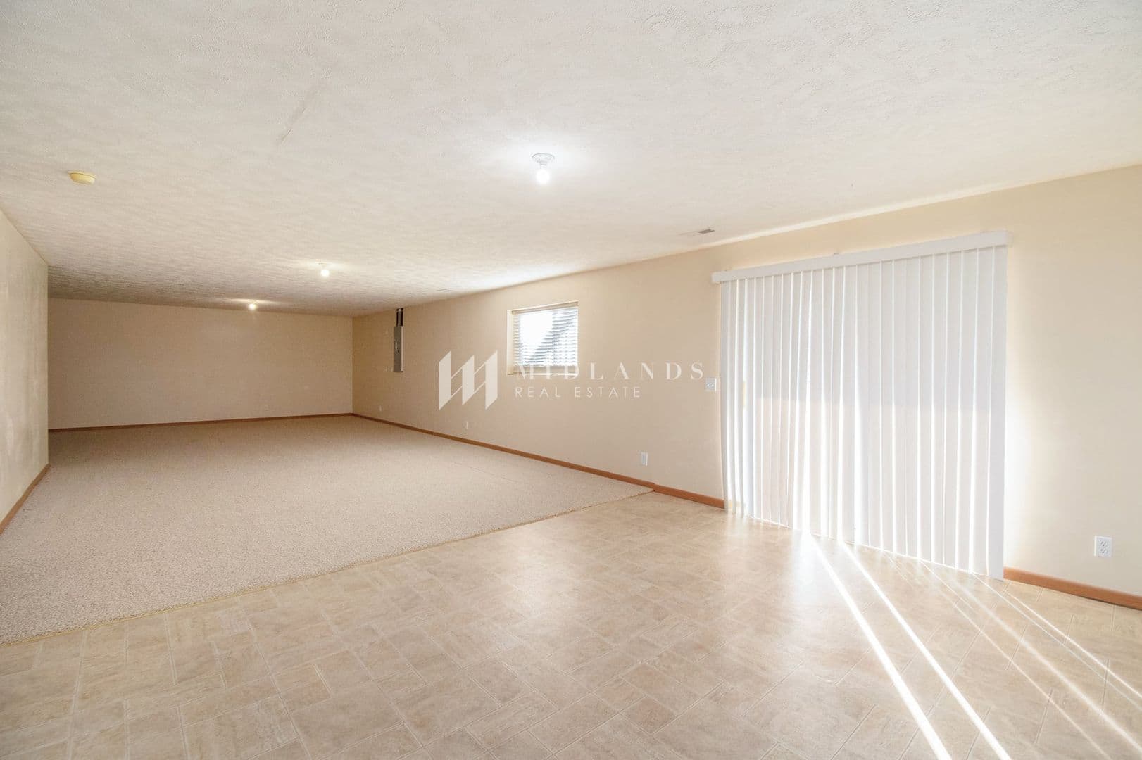 Bellevue House: 14002 Kelly Dr.