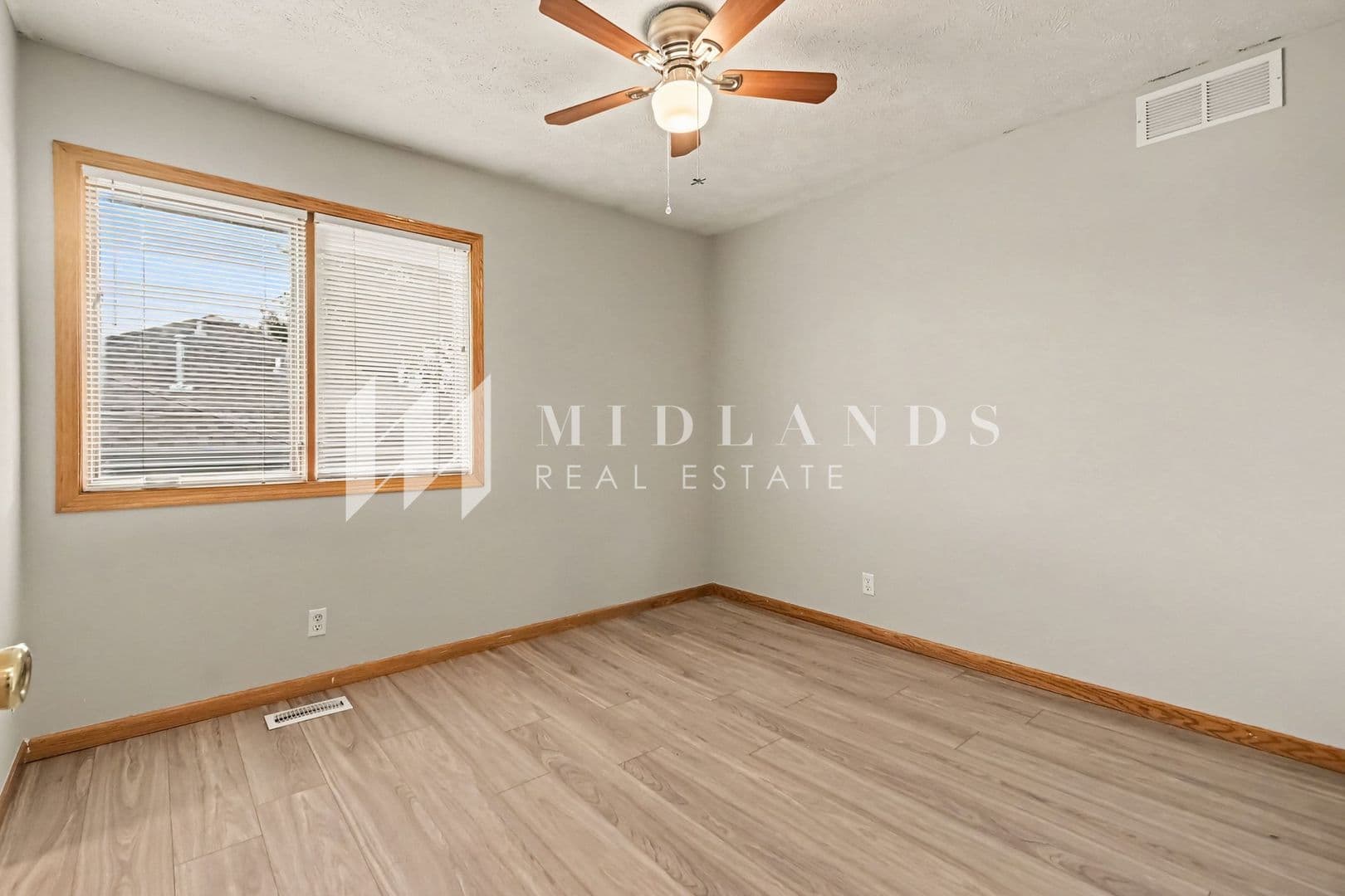 Omaha House: 15613 Timberlane Dr.
