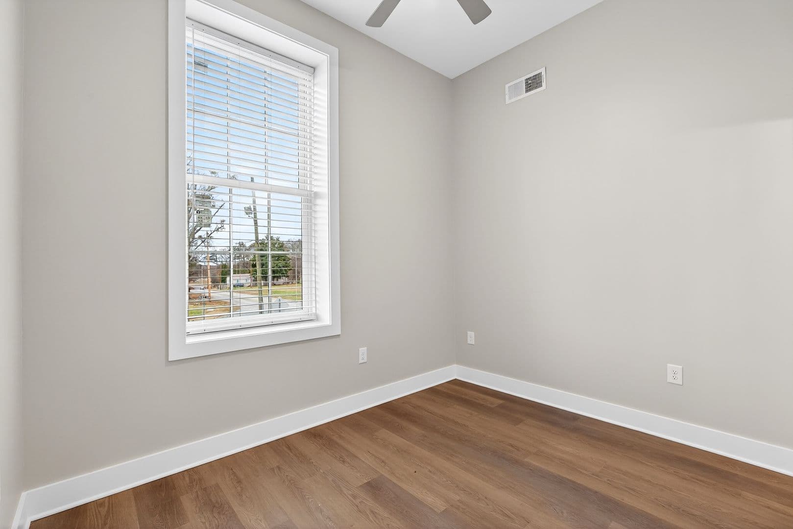 Cowpens Apartment: 5365 N Main Street