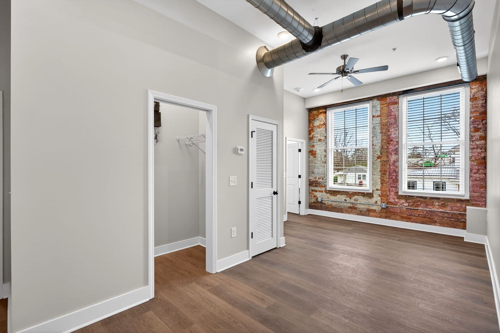Cowpens Apartment: 5365 N Main Street