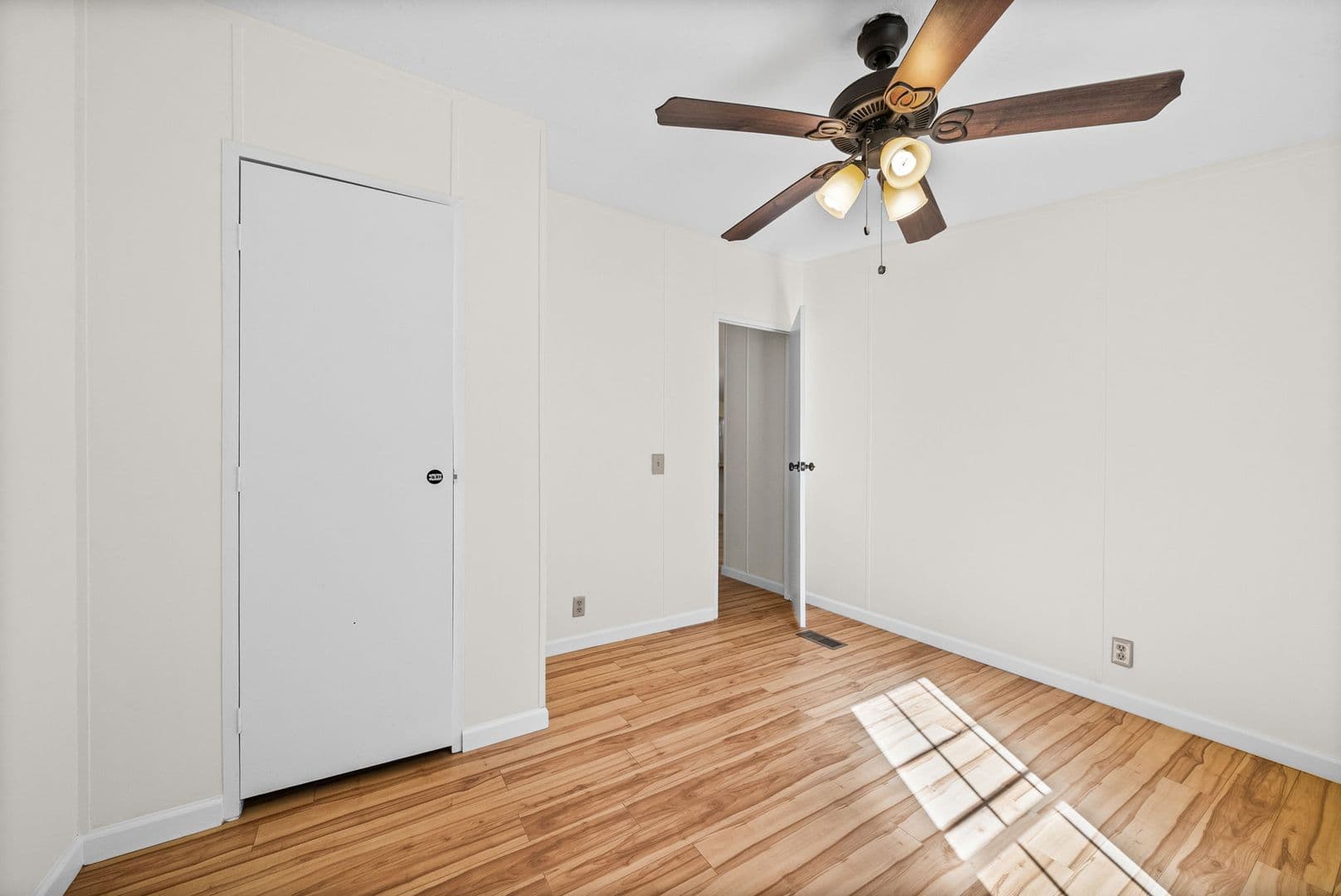 Dover House: 315 Riverview Dr.