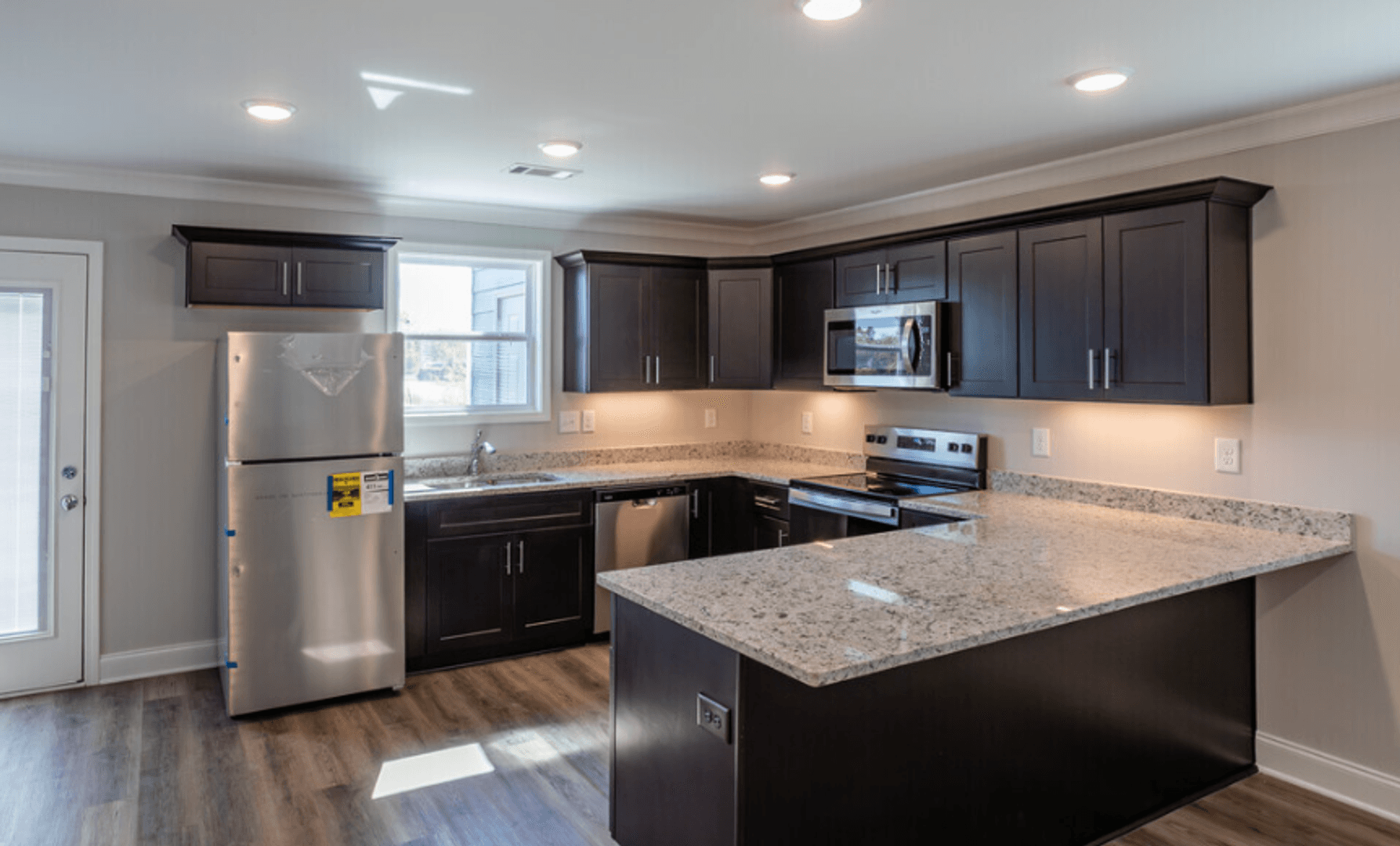 Lebanon Apartment: 521 Melrose St.