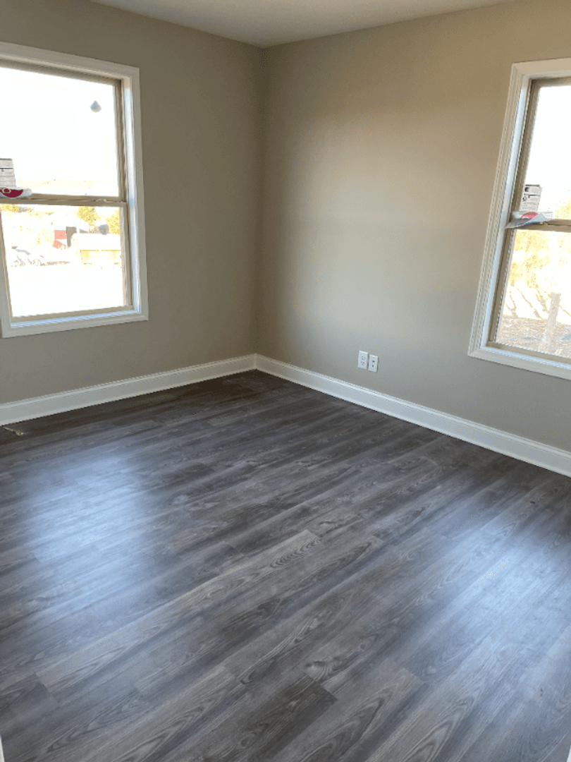 Lebanon Apartment: 517 Melrose St