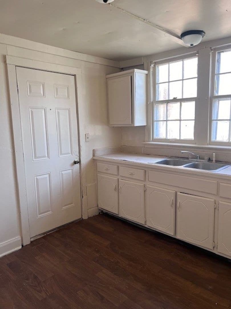 Clarksville Apartment: 541 Greenwood Ave.